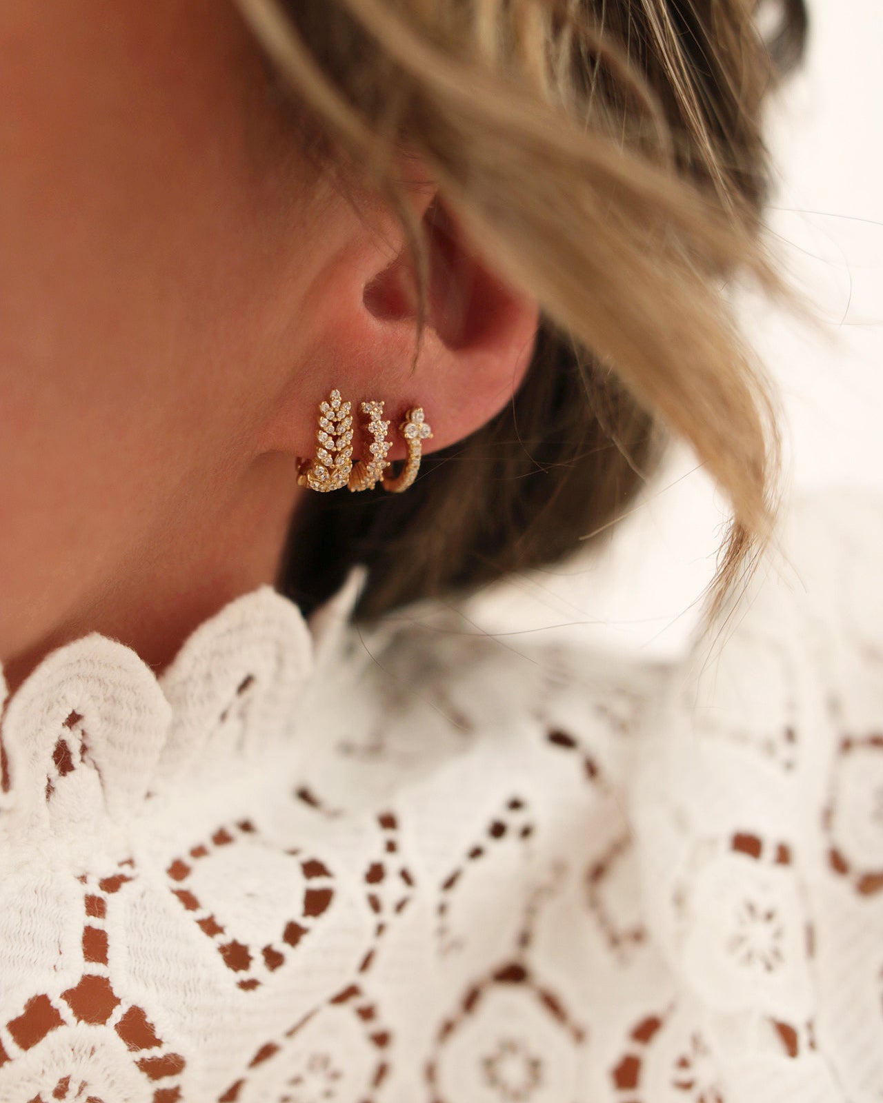 Boucles d'oreilles hibiscus - Intuitu Paris bijoux Boucles d'oreilles hibiscus - Intuitu Paris bijoux